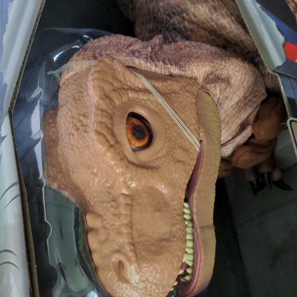 Jurassic Park x Real FX baby T-Rex animatronic dinosaur - Picture 7 of 7